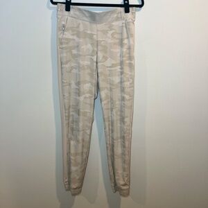 Athleta Brooklyn Jogger Pants Abalone Beige Camo Athletic Pockets Stretch Fall 8